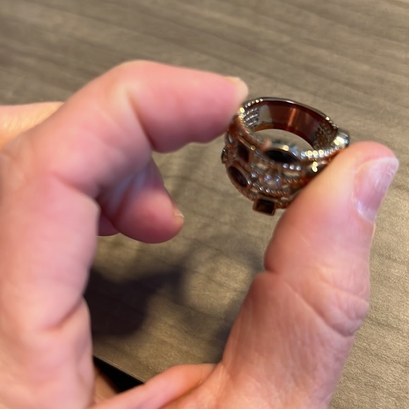 Beautiful Cocktail Gold Ring - Picture 3 of 7